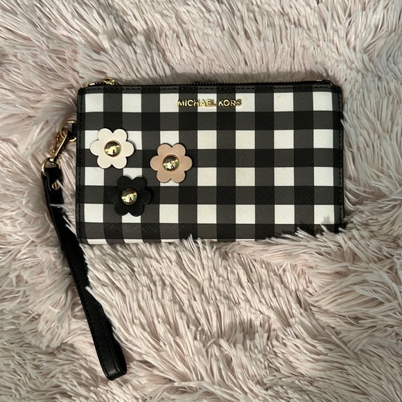 MICHAEL Michael Kors Handbags - Michael Kors Wristlet